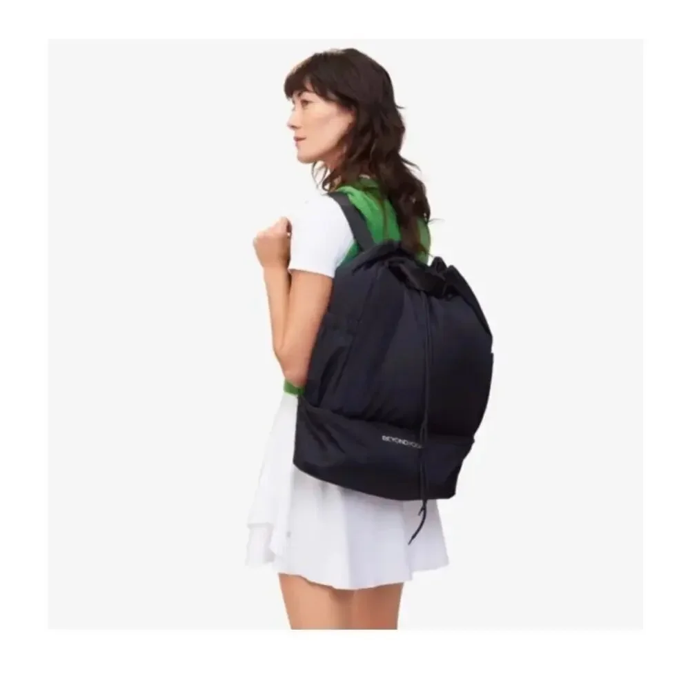 NWT Beyond yoga Convertible Gym Bag in Black